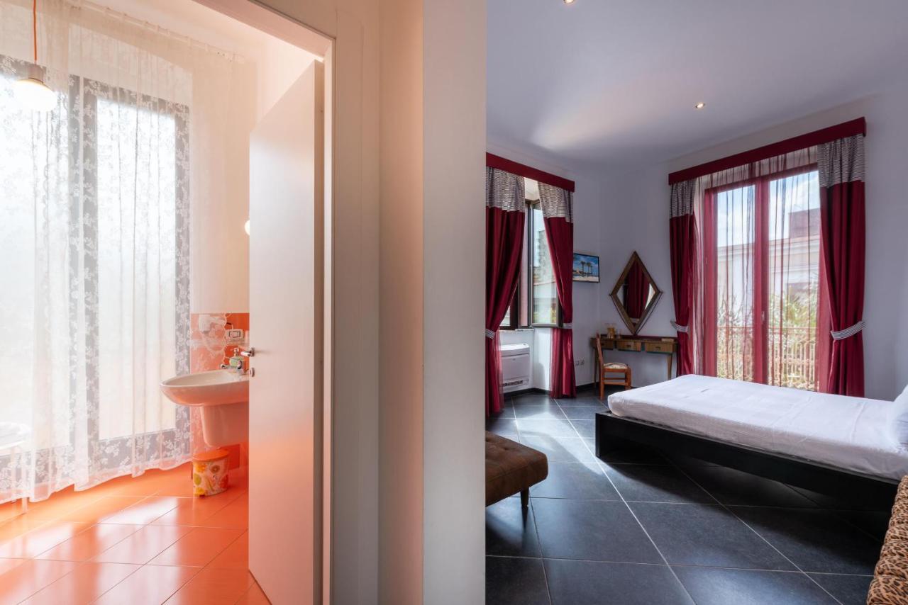 Maria Vittoria Charming Rooms And Apartments Brindisi Kültér fotó