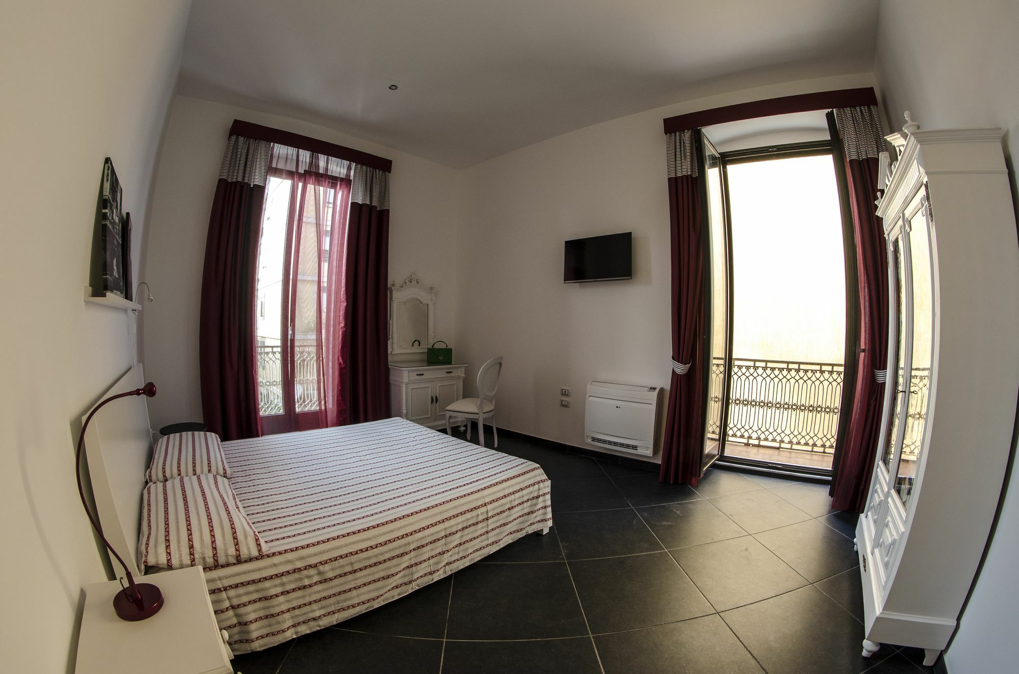 Maria Vittoria Charming Rooms And Apartments Brindisi Kültér fotó